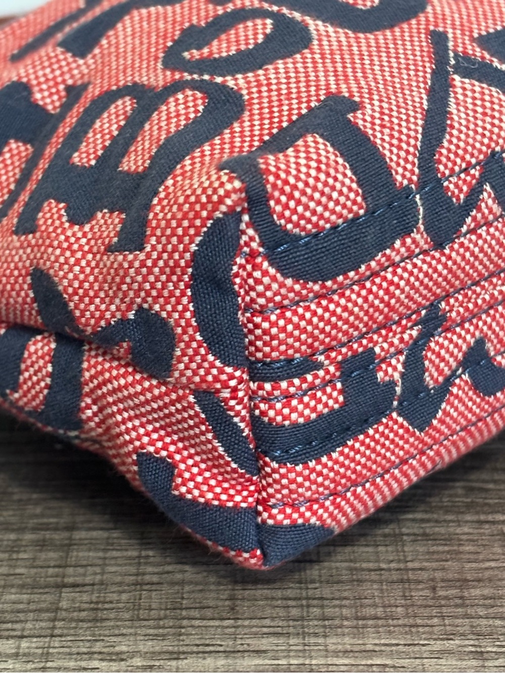 Y2K-era Dooney & Bourke Crayon Graffiti Hearts & Stars Pouchette Crossbody Bag - Picture 3 of 15